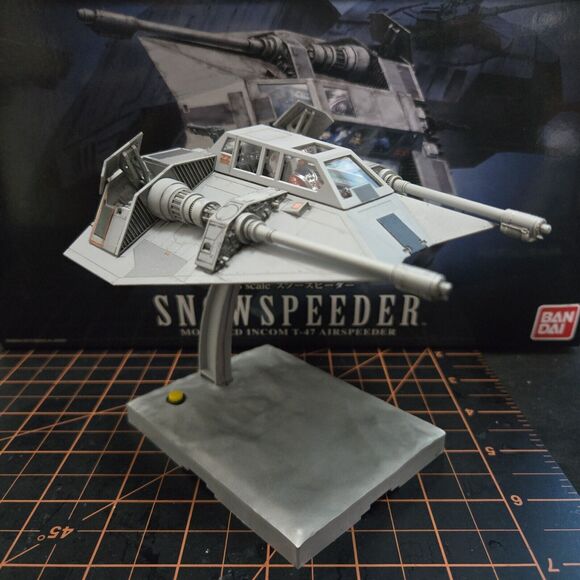 Bandai Star Wars Snowspeeder Star 1/48 Scale Built and Painted With LEDs - Picture 2 of 7